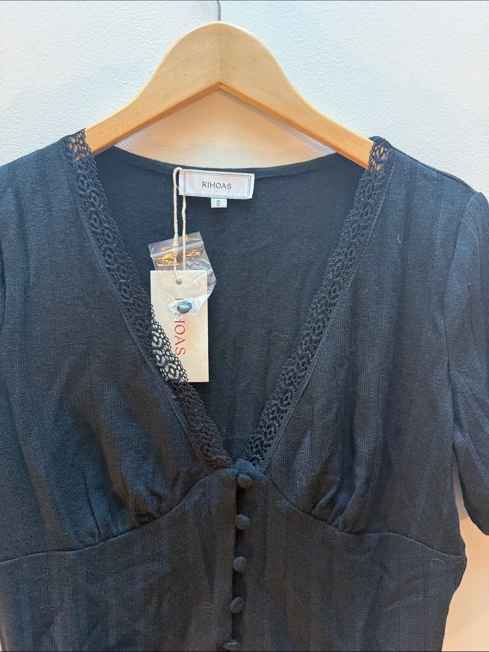RIHOAS Black Short Sleeve V-Neck Button Front Top - Picture 2 of 4